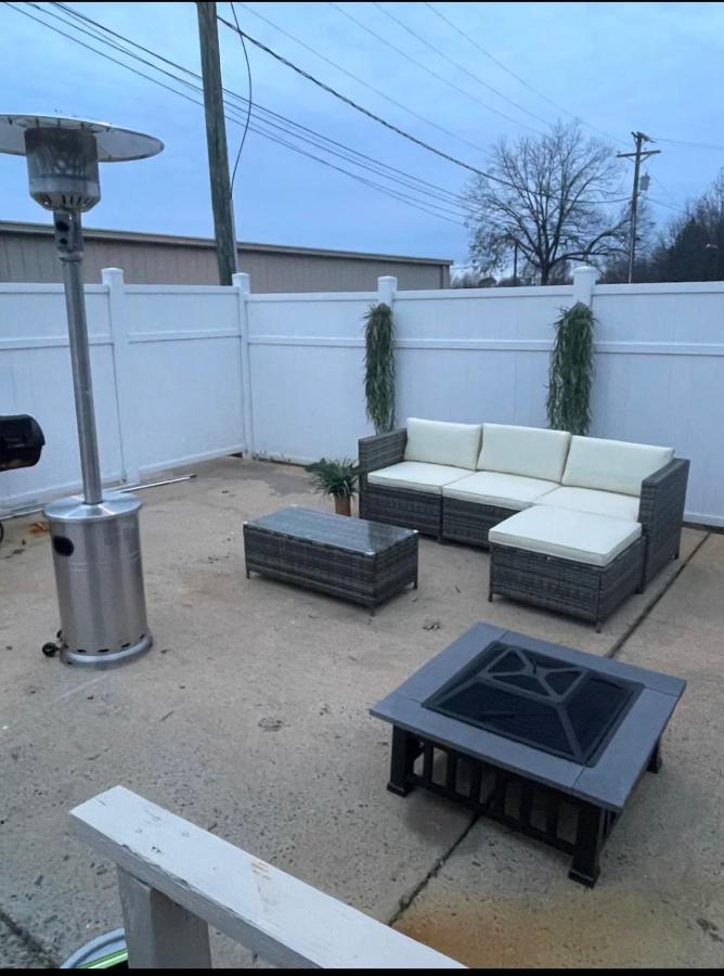 Spacious 1King Bd/2Queen Bd/* 1 Mile From I-85 Lexington Exterior photo